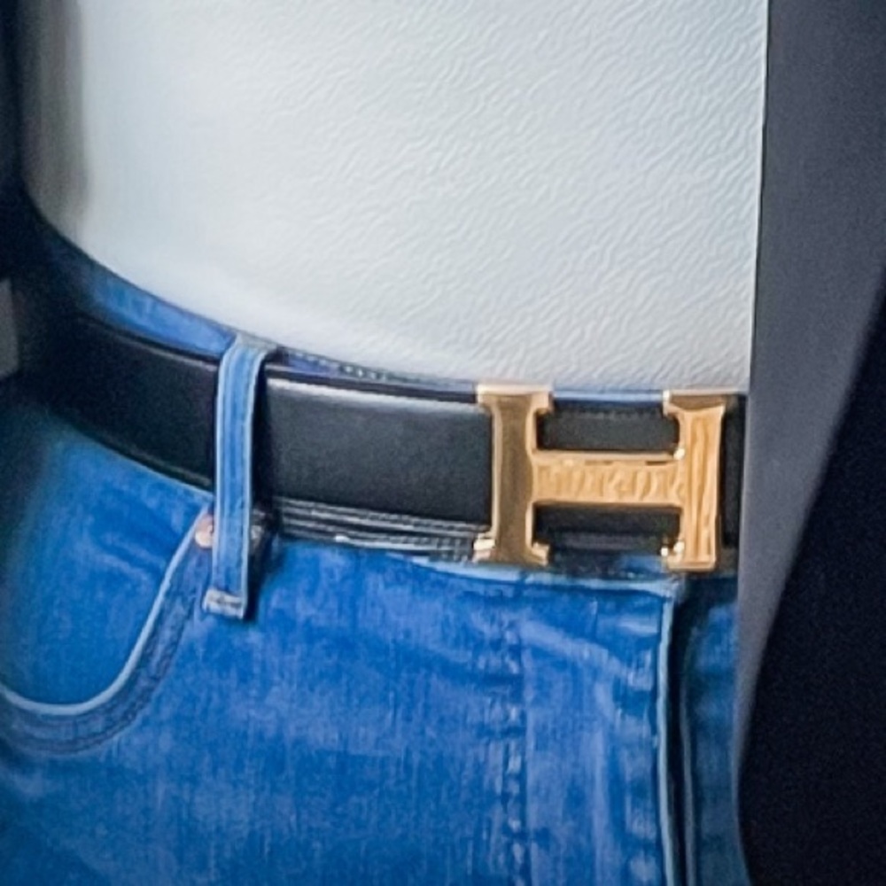 Hermes 32mm Reversible Leather Belt with Gold H Belt Buckle - Size 105
